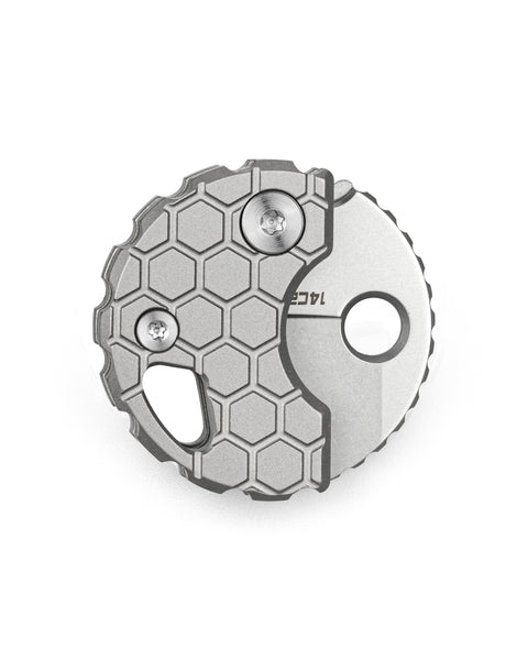 BESTECHMAN TURTLE BM20G: 0.79" 14C28N Steel Blade, Titanium Scales, Button Lock