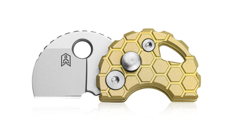 BESTECHMAN TURTLE BM20J: 0.79" 14C28N Steel Blade, Titanium Scales, Button Lock