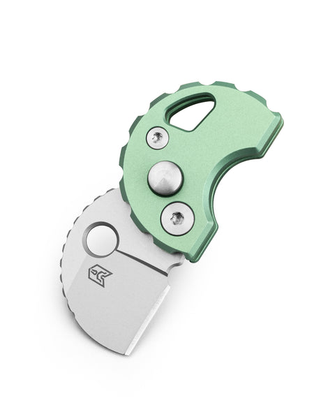 BESTECHMAN TURTLE BM20D: 0.79" 14C28N Steel Blade, Titanium Scales, Button Lock